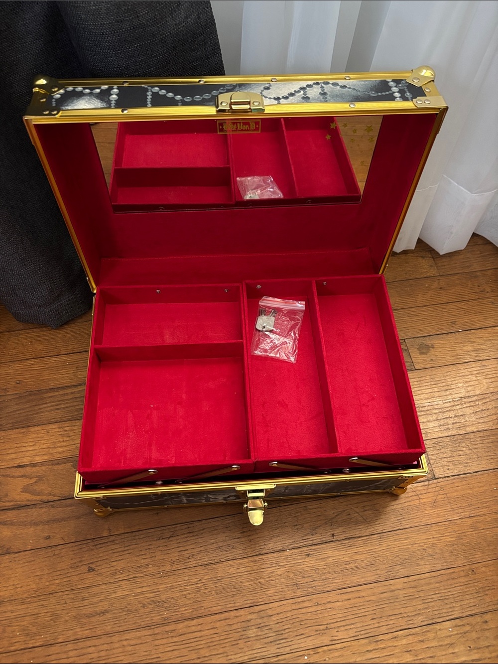 Kat Von D Signed Makeup Train Case - Picture 4 of 7